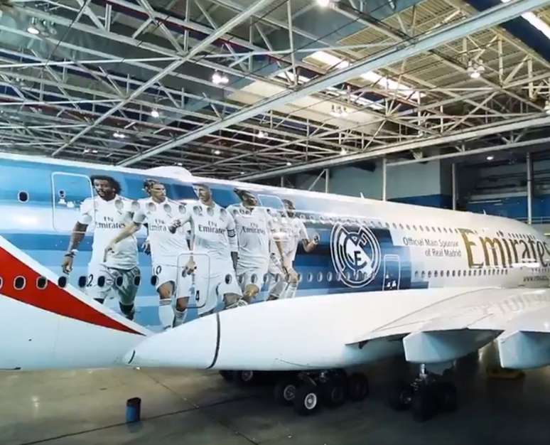 Real ganha pintura personalizada em avião que levará equipe ao Mundial (Foto: Reprodução)