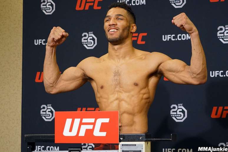 Kevin Lee, que vai para revanche contra Al Iaquinta, cravou 70,8kg limite da divisão dos leves (Foto: MMA Junkie)