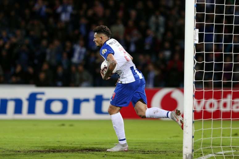 Tiquinho Soares fez o gol de empate para o Porto e Marega deu a vitória aos Dragões (Reprodução)