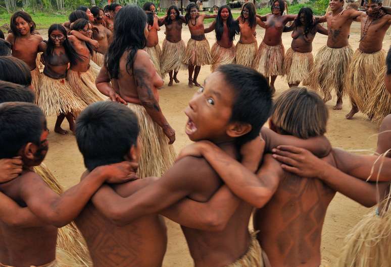 Festival do povo Yawanawá, um dos grupos indígenas acreanos; segundo Meirelles, povos do Estado se organizaram, conquistaram autonomia em tempo recorde e hoje só "precisam de nós como amigos"