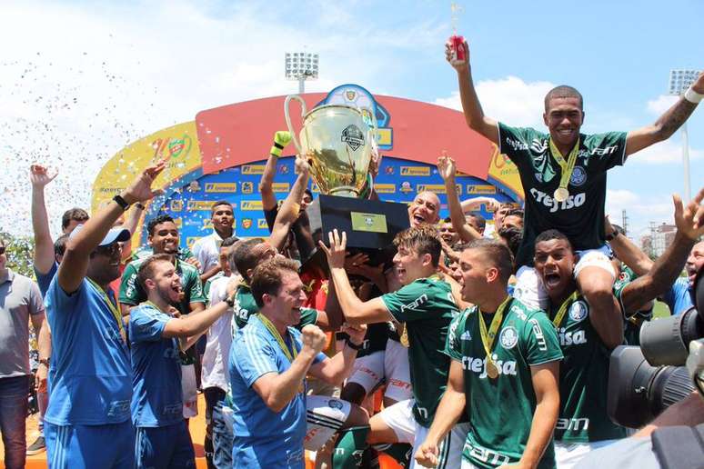 Palmeiras foi campeão da Copa RS ao bater o São Paulo nos pênaltis.