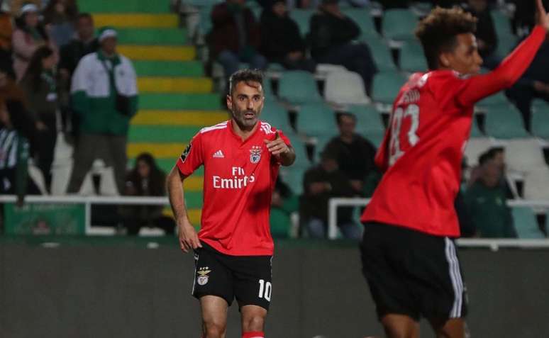 Jonas marcou de pênalti o único gol do Benfica no jogo contra o Marítimo (Divulgação/Twitter)