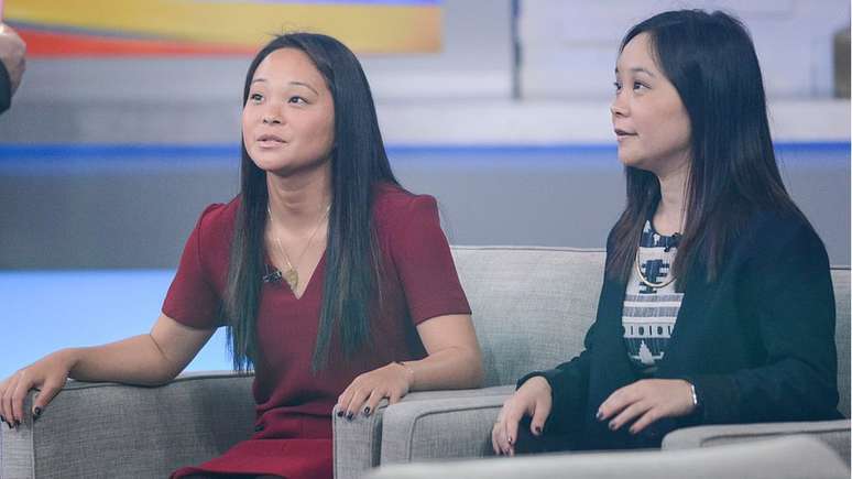 As duas sabiam que eram adotadas, mas seus documentos diziam que eram filhas &uacute;nicas