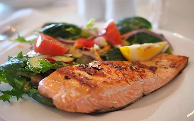 Conheça os benefícios do salmão