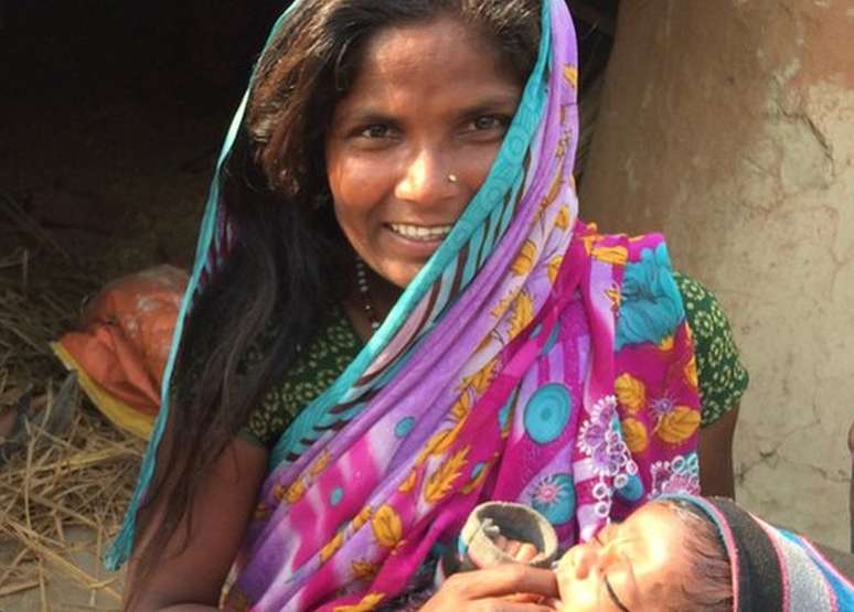 Logo ap&oacute;s o nascimento do filho, Sarvesha Devi disse que teria morrido se n&atilde;o fosse a ajuda de sua sogra