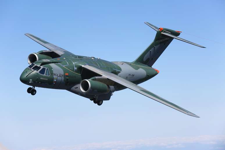 O avião multimissão KC-390