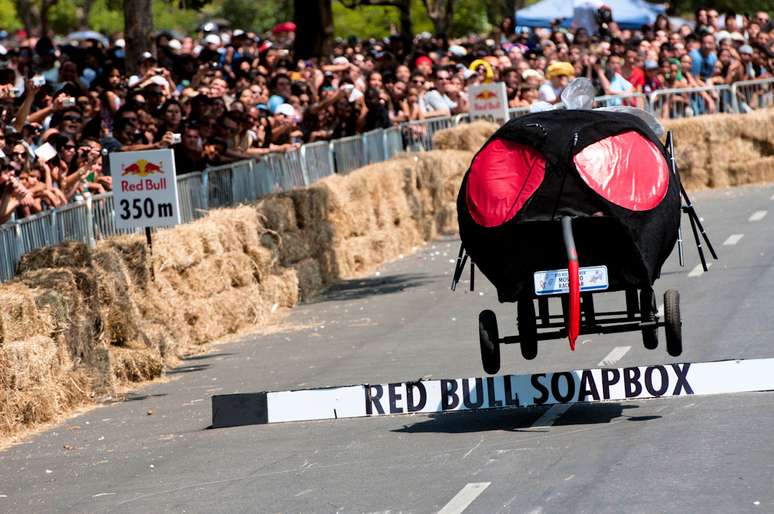 ‘Corrida Maluca’ prorroga inscrições e leva campeão à fábrica da Red Bull Racing