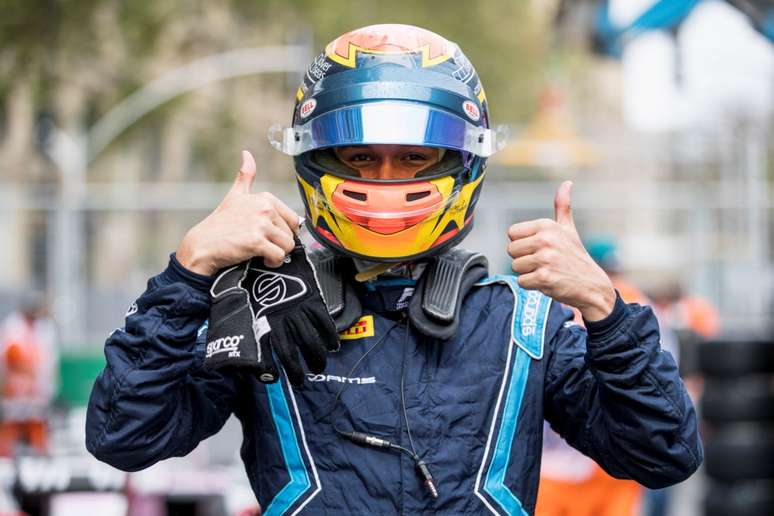 Albon irá usar o 23 como número permanente na F1