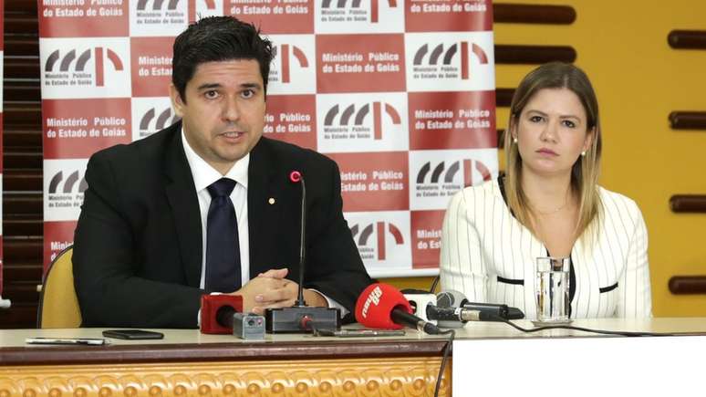 Promotores Luciano Miranda Meireles e Patricia Otoni Pereira, da for&ccedil;a-tarefa do Minist&eacute;rio P&uacute;blico de Goi&aacute;s que apura as den&uacute;ncias de abuso sexual contra o m&eacute;dium Jo&atilde;o de Deus