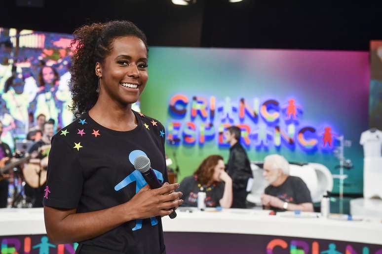 Maju Coutinho em participação  no programa 'Criança Esperança'