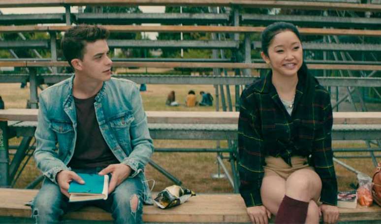 Meia 3/4 &eacute; a marca registrada de Lara Jean! A girl tamb&eacute;m adora estampa xadrez! 