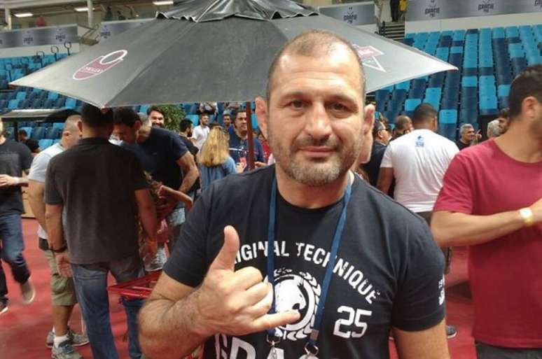 Ralph Gracie agrediu Flávio Almeida com cotovelada durante o Mundial No-Gi da IBJJF (Foto: Yago Rédua)