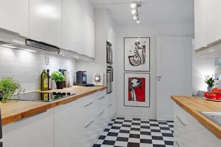 38- Os quadros para cozinha destacam a parede perto da sala. Fonte: Vai com Tudo