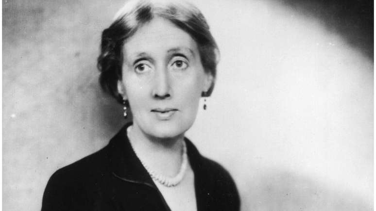 A exposição também mostra como foi o envolvimento da escritora Virginia Woolf (foto), que era casada com Leonard Woolf, com a também autora e paisagista Vita Sackville-West