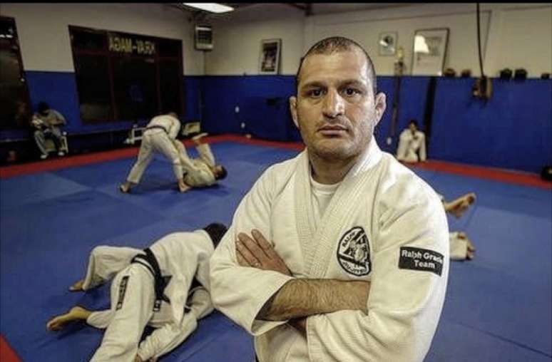 Ralph Gracie agrediu Flávio 'Cachorrinho' Almeida, membro da equipe Gracie Barra (Foto: Reprodução)