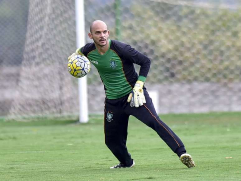Fernando Leal está no Coelho desde 2014 e participou de todas os acessos do clube no Brasileiro, além do ítulo mineiro de 2015- Divulgação