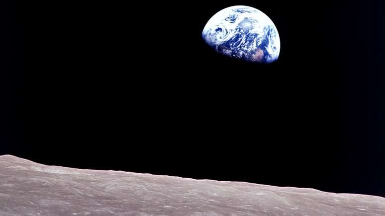 'O nascer da Terra' foi a primeira foto em cores da Terra feita por um humano, um legado da Apollo 8