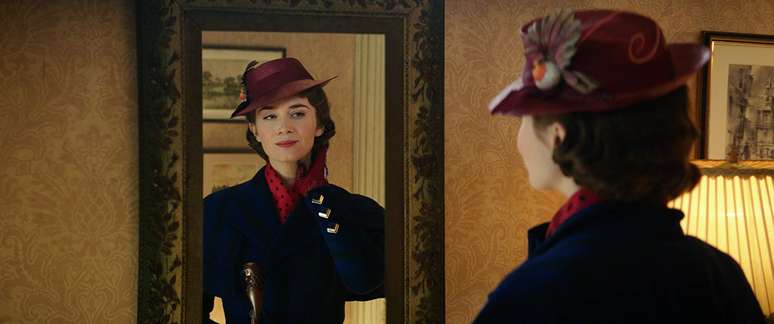 Emily Blunt como Mary Poppins em 'O retorno de Mary Poppins'
