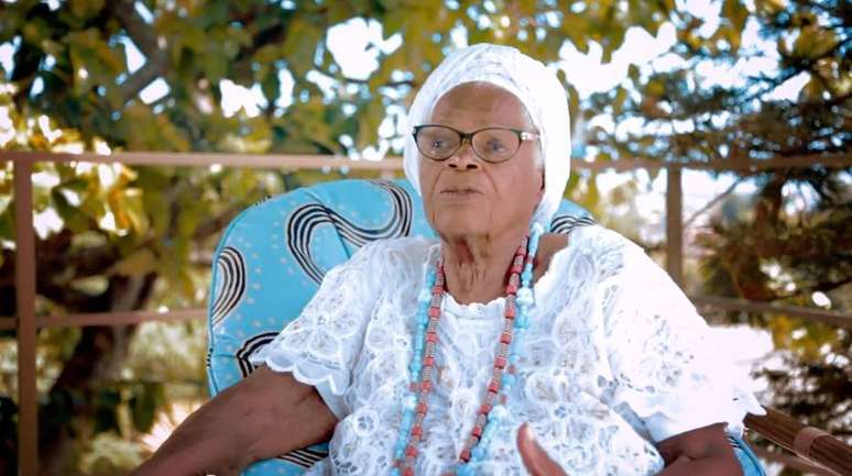 Mãe Stella de Oxóssi está à frente um tradicional terreiro de candomblé em Salvador