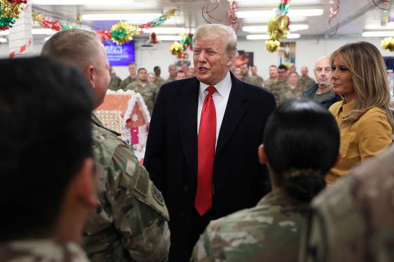 Trump e primeira-dama Melania Trump em visita à base de Al Asad, no Iraque 26/12/2018 REUTERS/Jonathan Ernst 