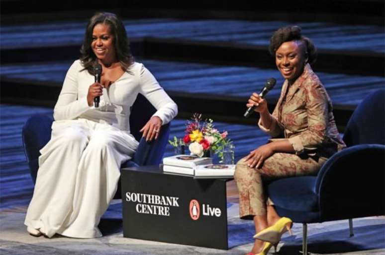 Michelle Obama diz ter superado problemas de autoconfian&ccedil;a com trabalho duro e persist&ecirc;ncia