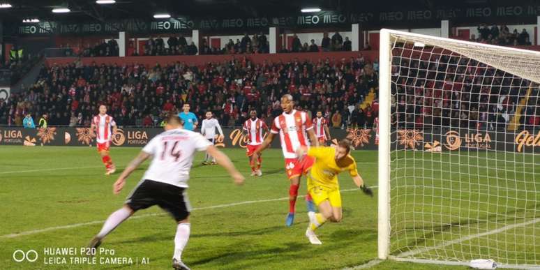 AVES 1x1 BENFICA (Foto: Reprodução/Twitter)