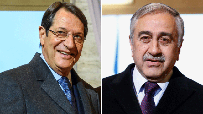 O l&iacute;der greco-cipriota Nicos Anastasiades (esq.) e seu hom&oacute;logo turco-cipriota Mustafa Akinci voltaram a se reunir no fim deste ano, mas n&atilde;o chegaram a nenhum acordo