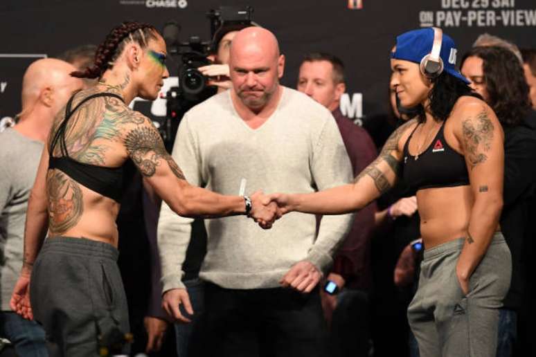 Brasileiras Cyborg e Nunes farão combate histórico no co-main event do UFC 232 (Foto: Getty Images/UFC)