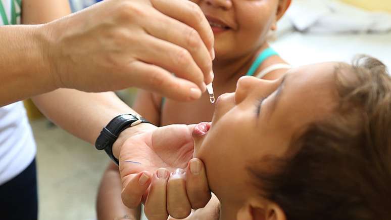 Poliomelite, ou paralisia infantil, também está no radar da pasta de Saúde