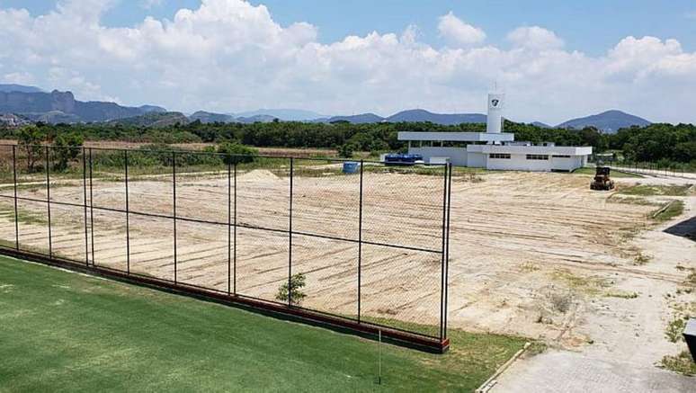 Fluminense dá início à construção de seu terceiro campo no CT.