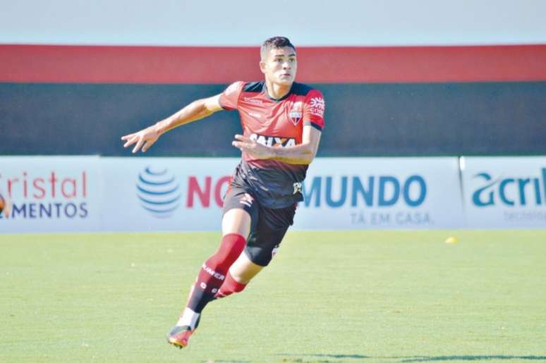 Júnior Brandão está perto do Goiás (Foto: Divulgação/Atlético-GO)