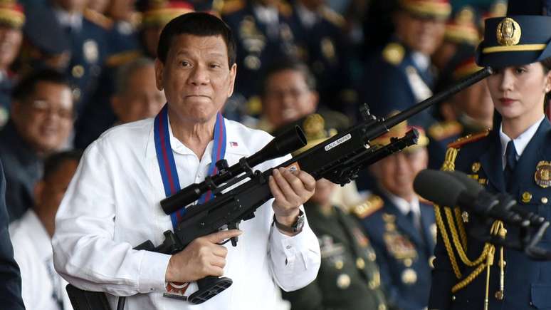 Duterte tem sido um crítico feroz da Igreja Católica, que se opõe a sua sangrenta guerra contra as drogas