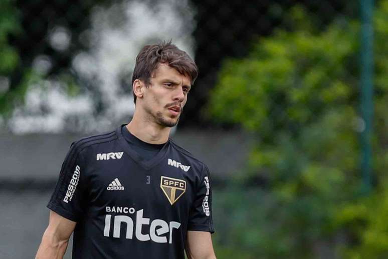 O zagueiro Rodrigo Caio foi o último jogador vendido pelo Tricolor nesta janela de transferências (Foto: Marcello Zambrana/AGIF)