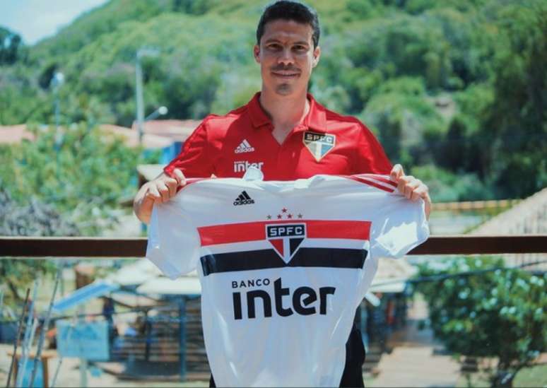 Hernanes foi anunciado pelo São Paulo (Foto: Divulgação/São Paulo FC)
