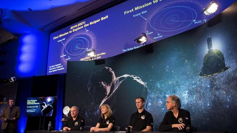 Alan Stern e sua equipe explicam missão em busca de imagens de Ultima Thule