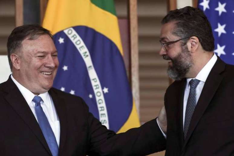 Mike Pompeo com o chanceler brasileiro, Ernesto Araújo