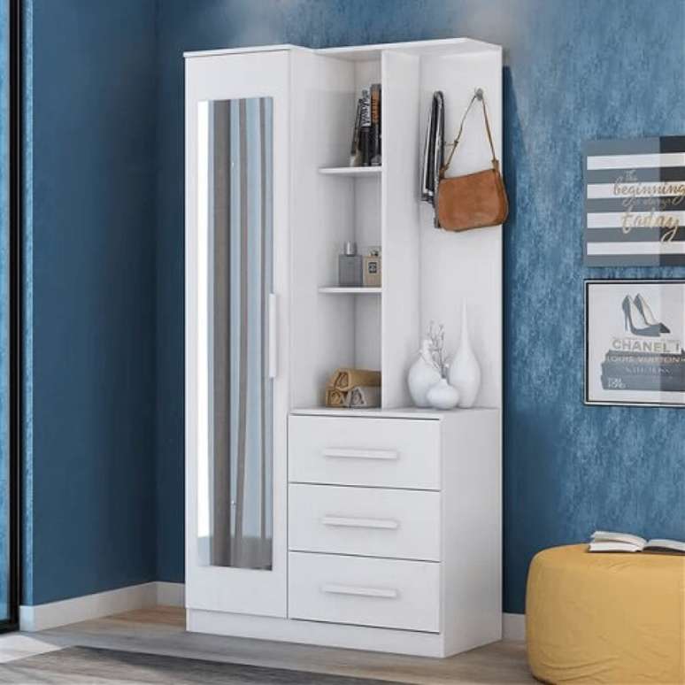 48. Arm&aacute;rio de quarto multiuso com partes abertas. Foto de Koerich