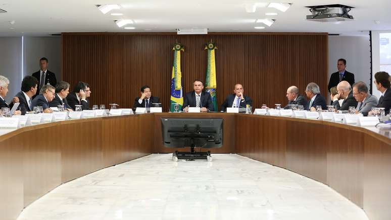 Presidente Jair Bolsonaro comanda primeira reuni&atilde;o ministerial do novo governo
03/01/2019
Marcos Correa/Presidency/Handout via REUTERS