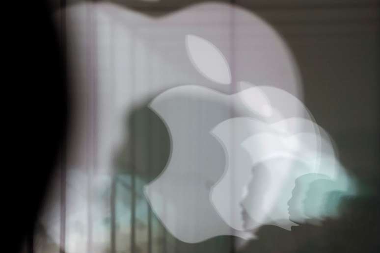 Logos da Apple refletidos em loja da empresa em Xangai
03/01/2019 REUTERS/Aly Song