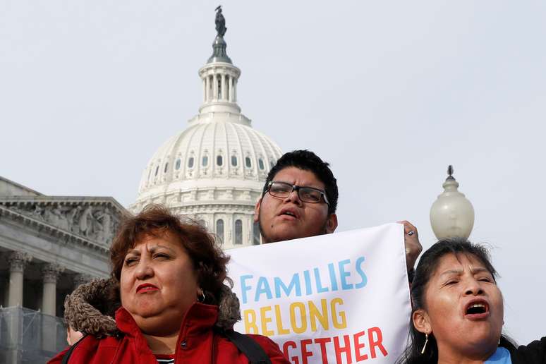 Ativistas dos direitos de imigração se reúnem no Capitólio em Washington 12/12/ 2018. REUTERS/Yuri Gripas 
