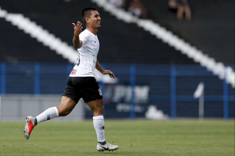 Fabrício Oya é destaque do Corinthians na Copinha (Foto: Marco Galvão/Fotoarena/Lancepress!)