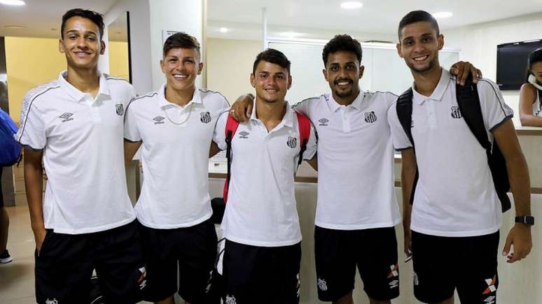 Wesley Santos, Matheus, Mikael, Rhuan e Wagner Palha em Mogi (Foto: Pedro Ernesto Guerra Azevedo/Santos)