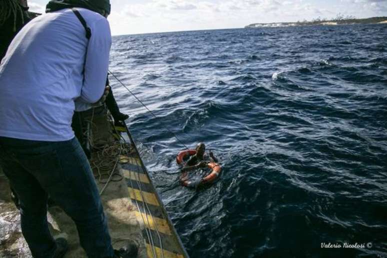 Migrante é resgatado após pular na água para tentar nadar até Malta