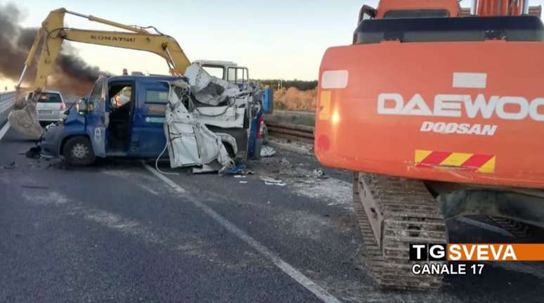 Quadrilha utiliza escavadeiras para assaltar carro forte na Itália