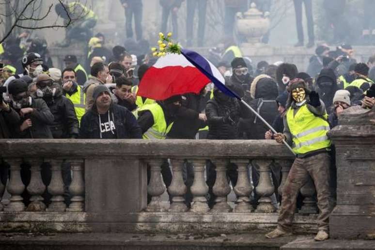 Protesto dos "coletes amarelos" em Paris, capital da França