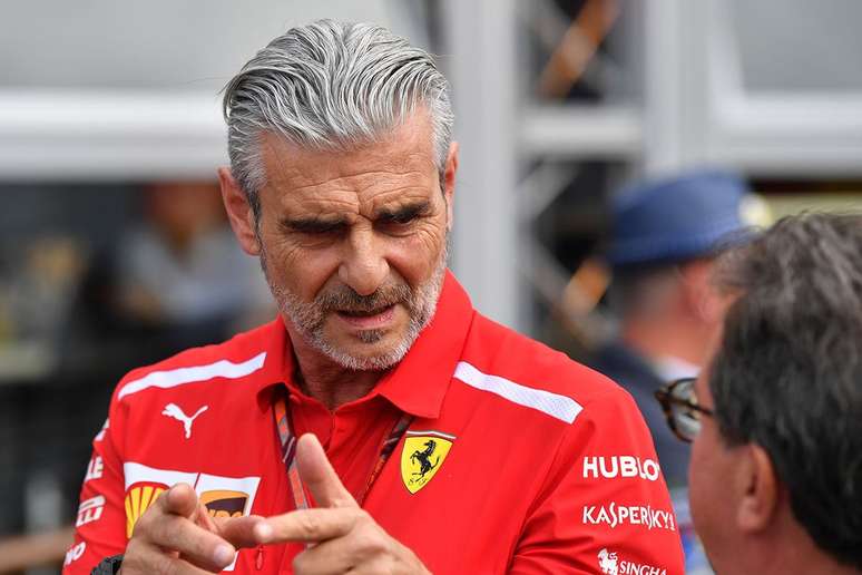 Mattia Binotto substitui Maurizio Arrivabene como chefe da Ferrari