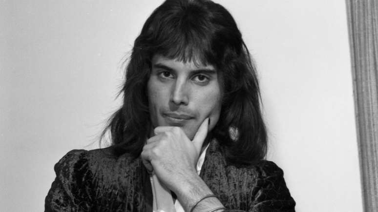 Freddie Mercury nasceu em Zanzibar, na costa africana, mas foi criado na Índia e em Londres