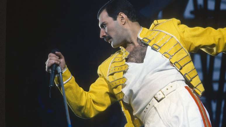 O estilo do verdadeiro Freddie Mercury (foto) no palco foi estudado à exaustão por Malek