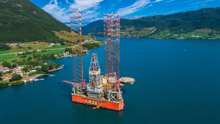Plataforma pr&oacute;ximo a Olen, na Noruega: parte do lucro do petr&oacute;leo do pa&iacute;s foi destinado a um fundo social