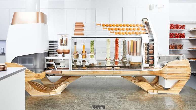 S&atilde;o necess&aacute;rios cinco minutos, de ponta a ponta, para que um hamb&uacute;rguer seja produzido pelo rob&ocirc; da The Creator